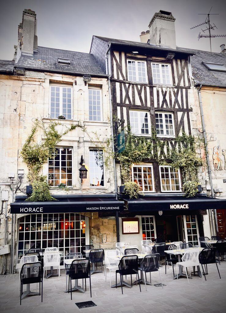 découvrez les meilleurs restaurants à caen offrant une variété de cuisines, des spécialités locales aux plats internationaux. profitez d'une expérience gastronomique unique dans cette ville historique.