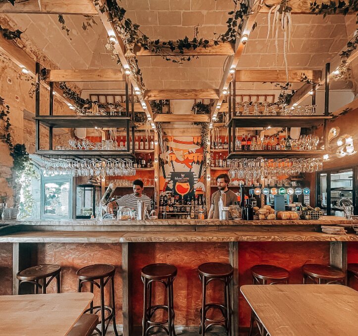 découvrez les meilleurs restaurants au mans, où la gastronomie locale rencontre des saveurs du monde. que vous cherchiez une cuisine traditionnelle, des options végétariennes ou des plats raffinés, notre sélection de restaurants saura satisfaire toutes vos envies gourmandes.