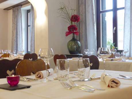 découvrez les meilleurs restaurants à mulhouse, allant des cuisines traditionnelles aux offres gastronomiques modernes. profitez d'une expérience culinaire variée dans cette ville dynamique, avec des options pour tous les goûts et budgets.