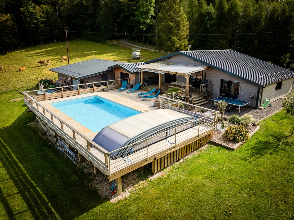 découvrez un charmant village vacances dans les vosges, où détente et nature se rencontrent. profitez de notre piscine rafraîchissante, idéale pour toute la famille. offrez-vous des moments de convivialité et de loisirs au cœur des paysages montagneux.